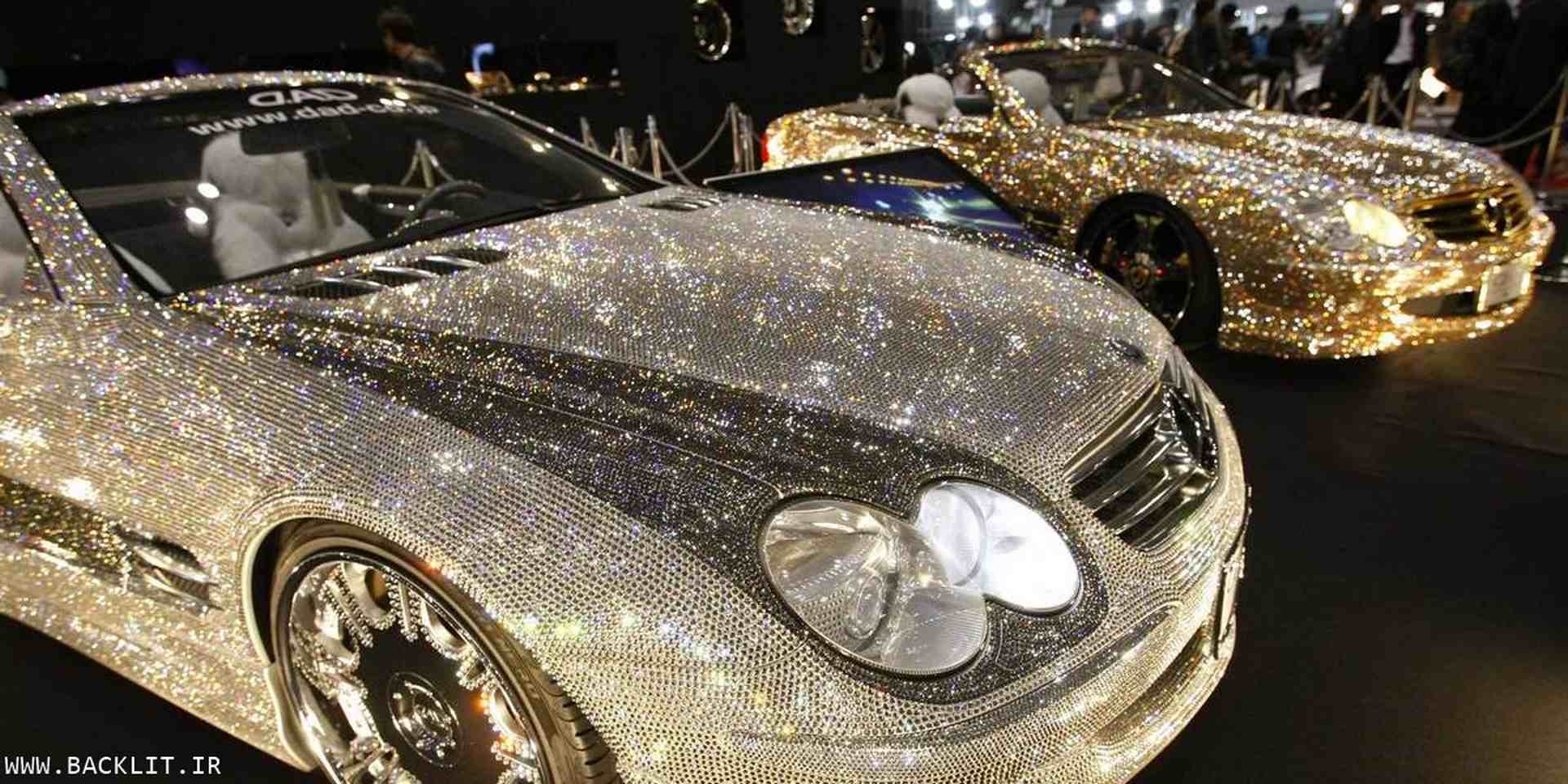 10748