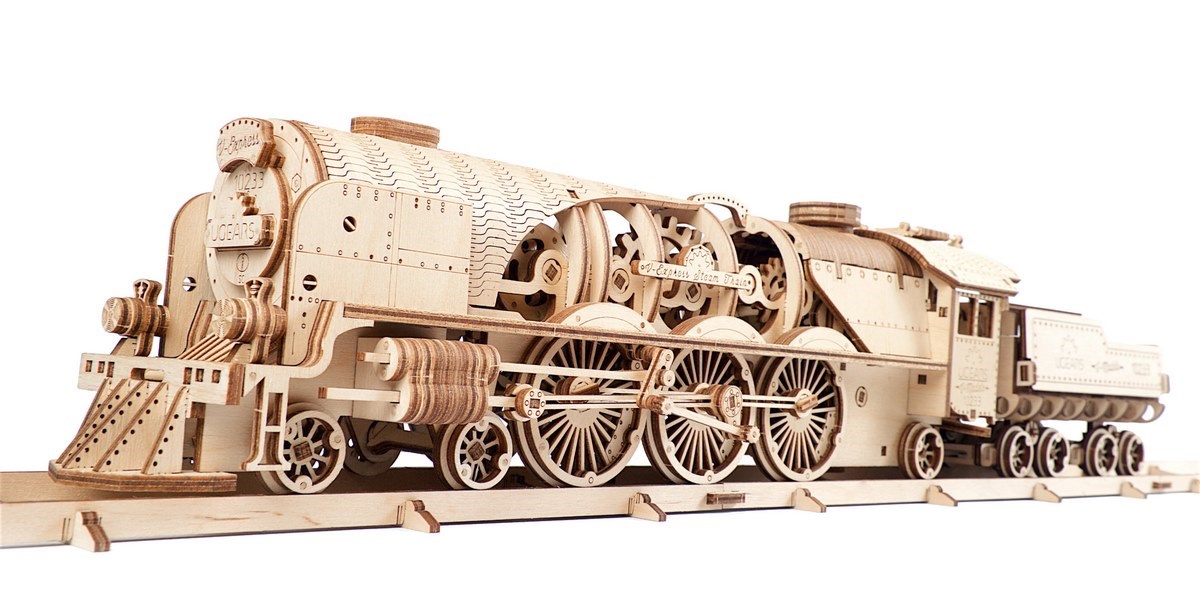 13598